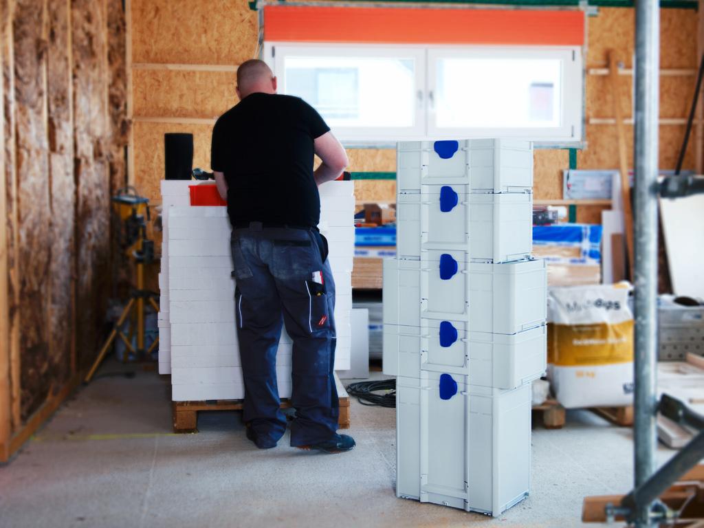A firm connection in just one step: All systainer® product lines are stackable and linkable. A firm connection in just one step: All systainer® product lines are stackable and linkable.